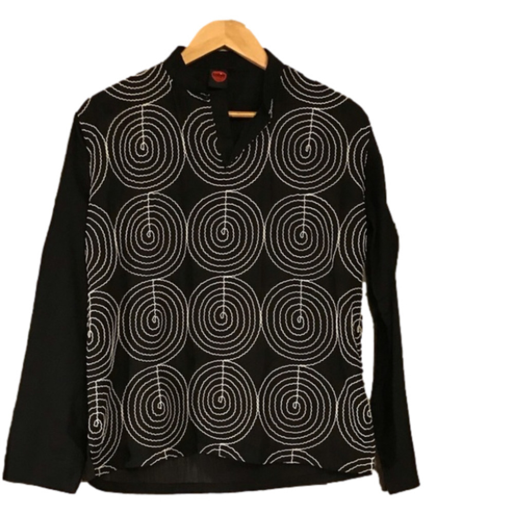 WOMEN’S shirt, size medium (38), black and white. Light cotton